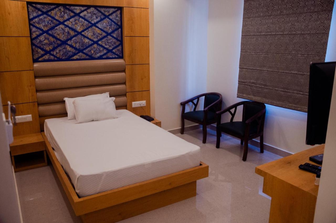Hotel Grand Lotus Dimāpur Zewnętrze zdjęcie