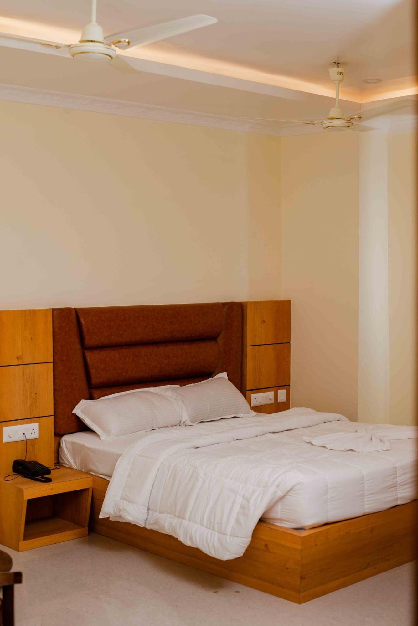 Hotel Grand Lotus Dimāpur Zewnętrze zdjęcie